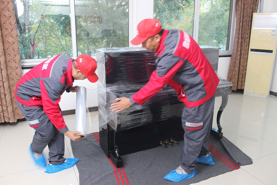 義烏鋼琴搬運專業服務 義烏喬喜搬家公司專業鋼琴搬運現場